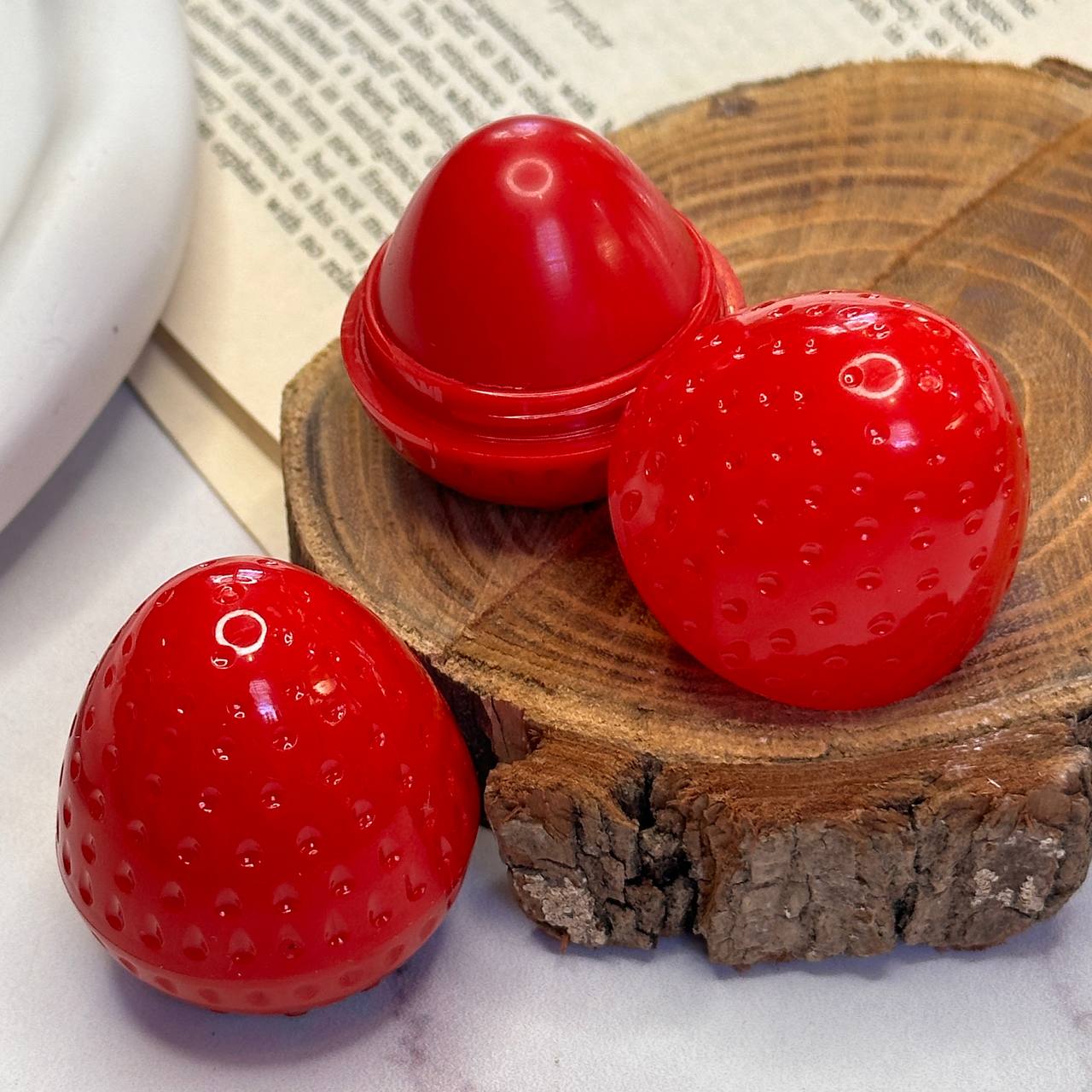 بالم  لب توت فرنگی